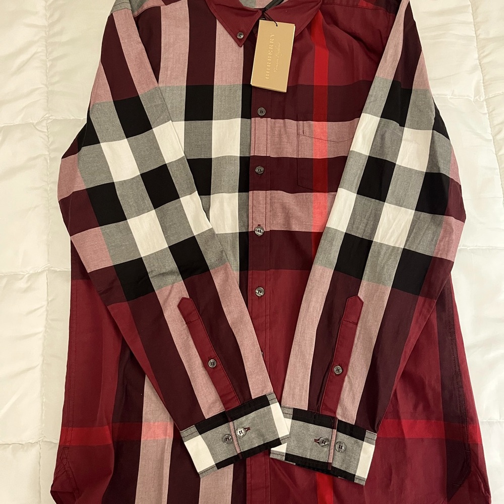 Burberry dress up men shirt, size XL fitted 140 to 160 lbs.